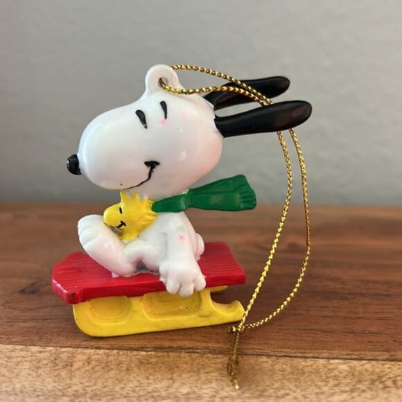 Vintage Peanuts Snoopy‎ & Woodstock Sledding Christmas Ornament - Picture 2 of 7